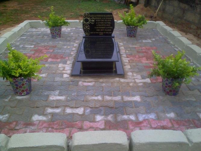 daddy's tombstone